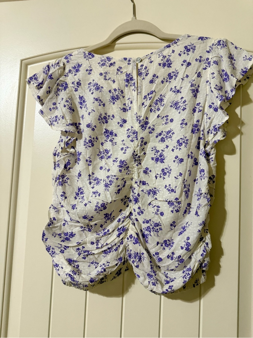 Promesa Women's White Floral Ruched V-Neck Top  NWOT - Picture 3 of 4